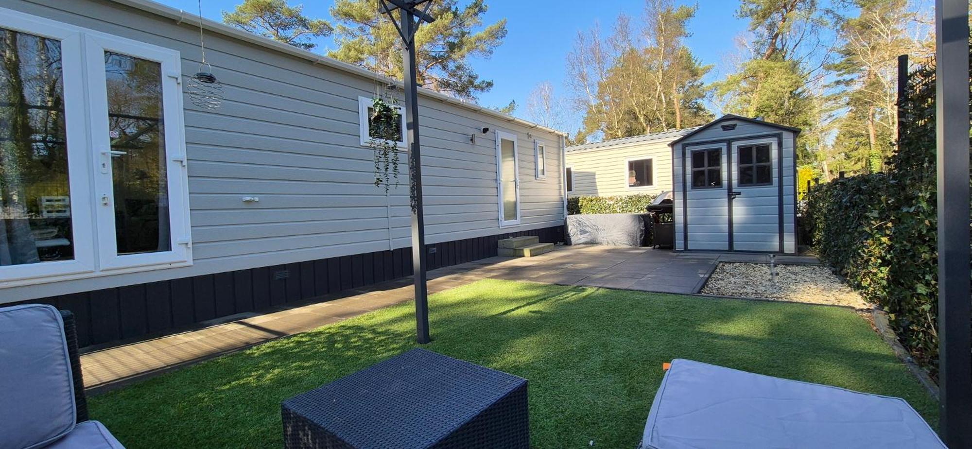 Het Veluwse Boshuisje Knus Chalet Met Omheinde Tuin Op De Veluwe Hoenderloo Exteriör bild